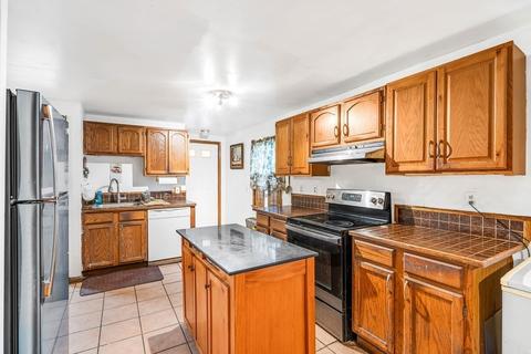 62 Wall St, Worcester, MA 01604 photo 10
