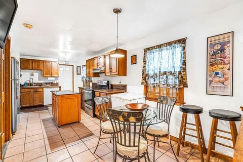 62 Wall St, Worcester, MA 01604 photo 9