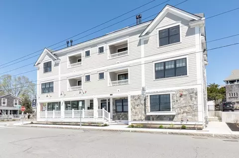 35 Fuller St #302, Gloucester, MA 01930