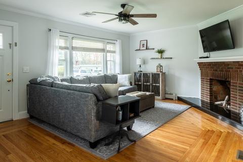 45 Cape Rd, Mendon, MA 01756 photo 4