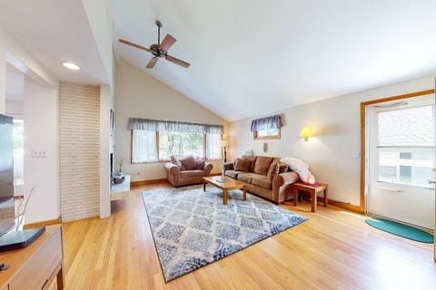 41 Youngs Rd, Dedham, MA 02026 photo 5