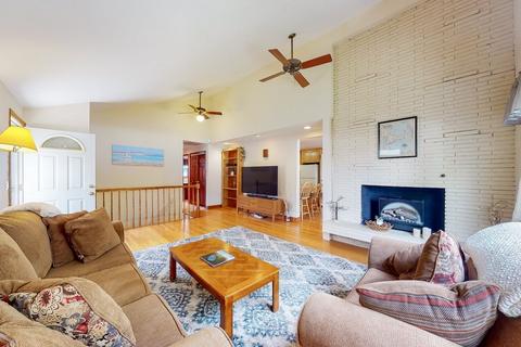 41 Youngs Rd, Dedham, MA 02026 photo 6