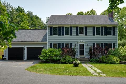 14 Lawrence Cir, Medfield, MA 02052