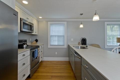 30 Endicott St, Springfield, MA 01118 photo 8