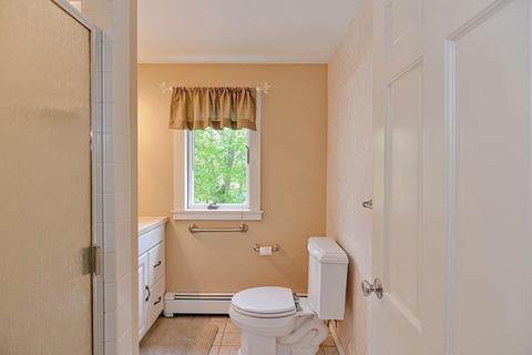 62 Forest St, Worcester, MA 01609 photo 24