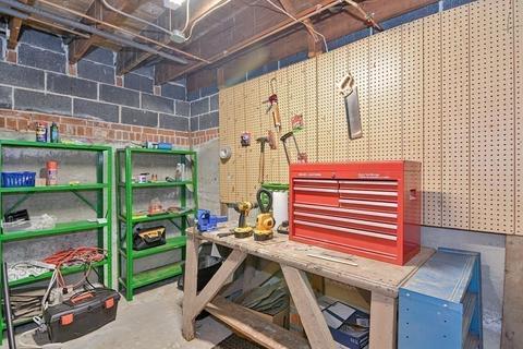 62 Forest St, Worcester, MA 01609 photo 35