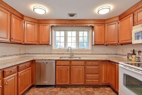 62 Forest St, Worcester, MA 01609 photo 5