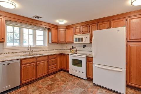 62 Forest St, Worcester, MA 01609 photo 4