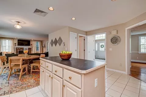 14 Tobin Dr, Maynard, MA 01754 photo 12