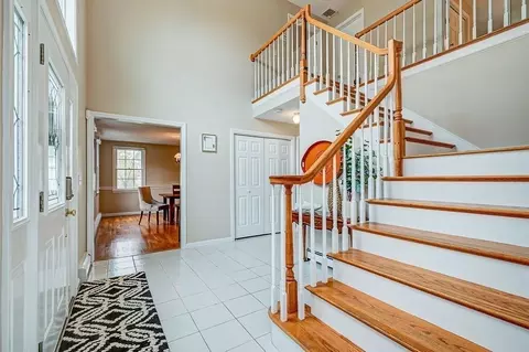 14 Tobin Dr, Maynard, MA 01754 photo 2