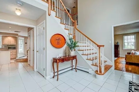 14 Tobin Dr, Maynard, MA 01754 photo 3