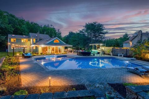 768 Elm St, Leominster, MA 01453