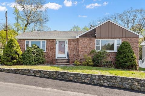 2 Lakeview Ter, Woburn, MA 01801
