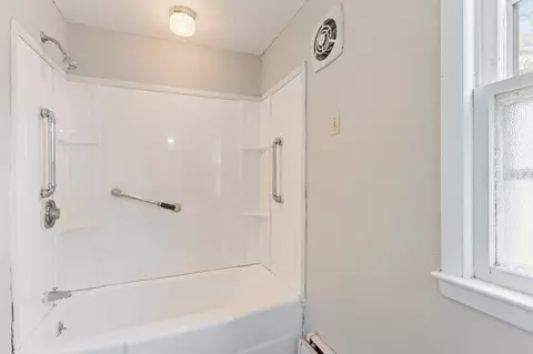 62 Eddy St, Springfield, MA 01104 photo 15