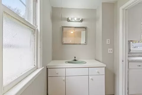 62 Eddy St, Springfield, MA 01104 photo 14