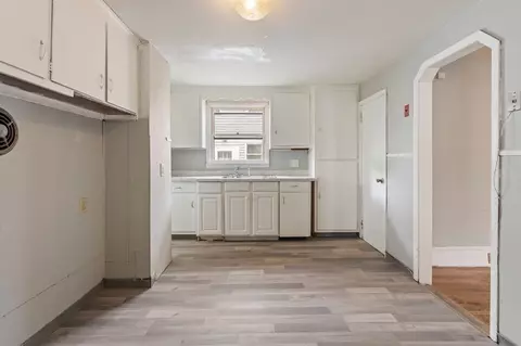 62 Eddy St, Springfield, MA 01104 photo 11