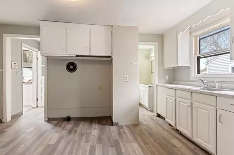 62 Eddy St, Springfield, MA 01104 photo 8