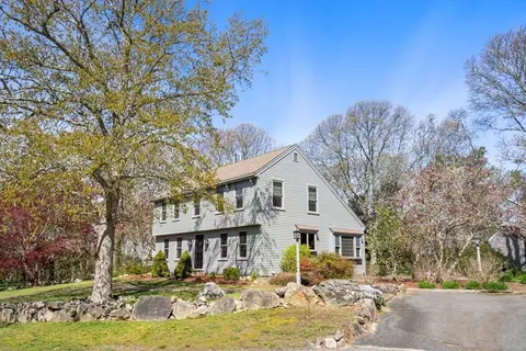 30 Knole Ln, Dennis, MA 02638
