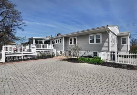 165 Samoset Ave, Hull, MA 02045