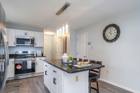 82 Arnold Ave, Springfield, MA 01119 photo 4