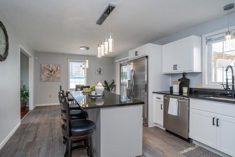 82 Arnold Ave, Springfield, MA 01119 photo 3