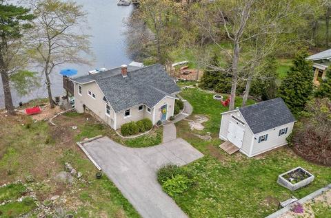 39 Wood Dr, Essex, MA 01929
