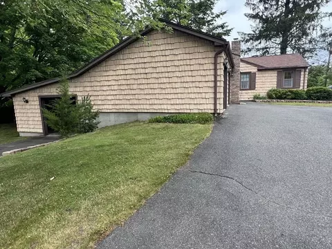 676 Parker St, Springfield, MA 01129 photo 4