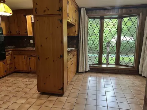 676 Parker St, Springfield, MA 01129 photo 16