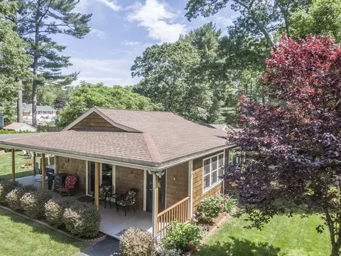 3 Hollis Ave, Lakeville, MA 02347