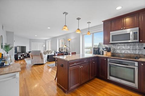414 Commercial St #6, Boston, MA 02109