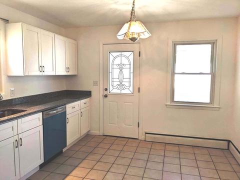 146 Bicentennial Dr, Hooksett, NH 03106 photo 3