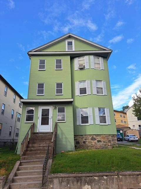 35 Fairfax Rd, Worcester, MA 01610