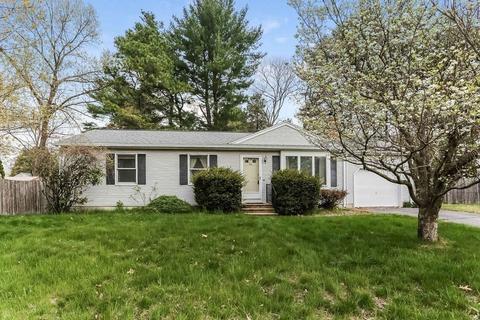 56 Vann St, Springfield, MA 01129 photo 2