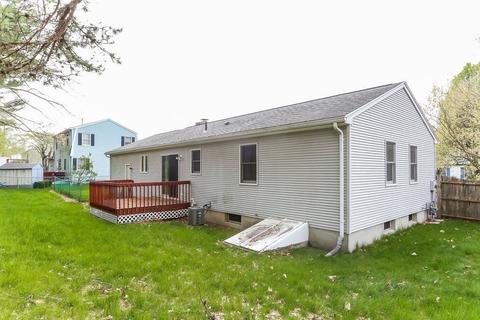 56 Vann St, Springfield, MA 01129 photo 7