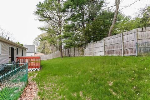 56 Vann St, Springfield, MA 01129 photo 9