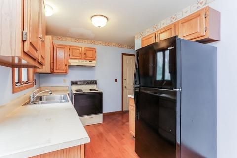 56 Vann St, Springfield, MA 01129 photo 6