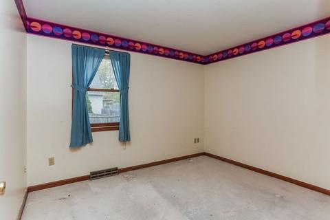 56 Vann St, Springfield, MA 01129 photo 11