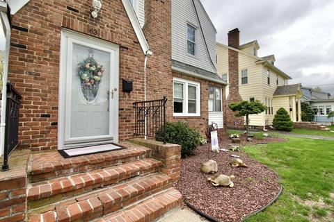 63 Gillette Ave, Springfield, MA 01118 photo 2
