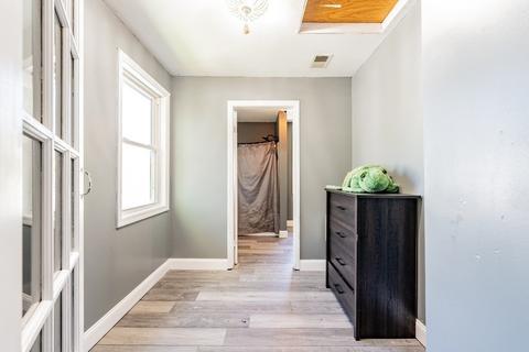272 Denver St, Springfield, MA 01109 photo 8