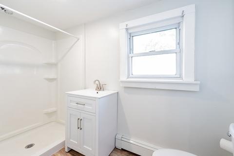 272 Denver St, Springfield, MA 01109 photo 12