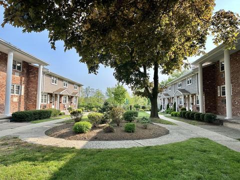 418 Meadow St #E12, Agawam, MA 01001