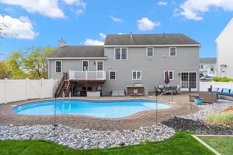 11 Arrow St, Worcester, MA 01604 photo 6