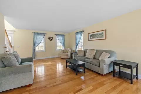 11 Arrow St, Worcester, MA 01604 photo 10
