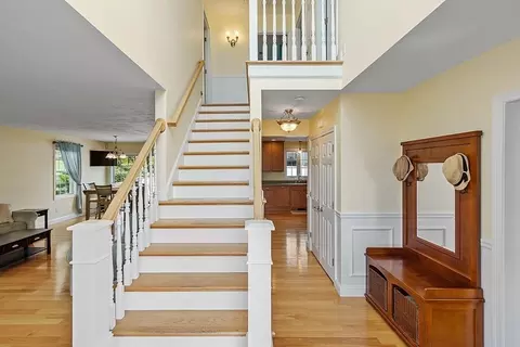 11 Arrow St, Worcester, MA 01604 photo 8