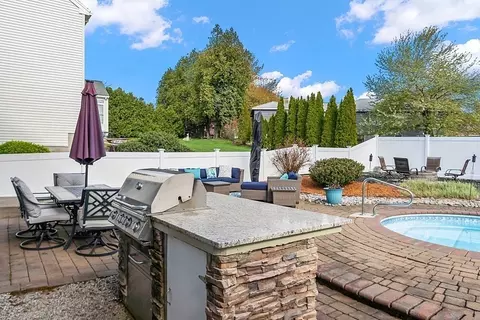 11 Arrow St, Worcester, MA 01604 photo 30