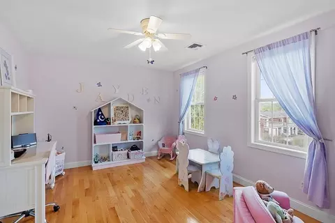11 Arrow St, Worcester, MA 01604 photo 27
