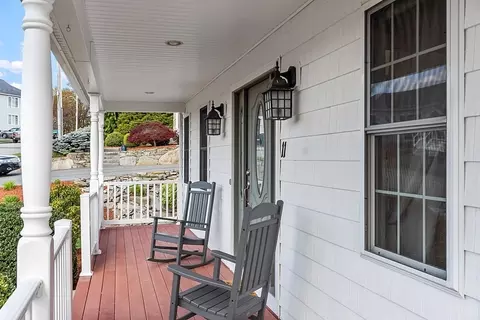 11 Arrow St, Worcester, MA 01604 photo 2
