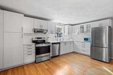2 Myrtle Dr, Acton, MA 01720 photo 4