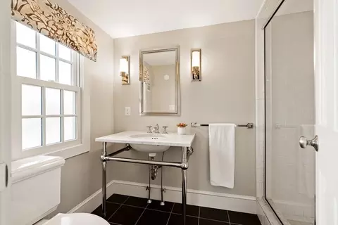 25 Summer St, Marblehead, MA 01945 photo 31