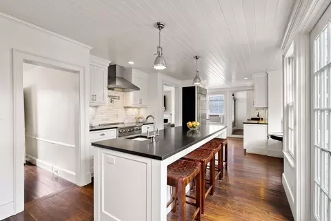 25 Summer St, Marblehead, MA 01945 photo 15